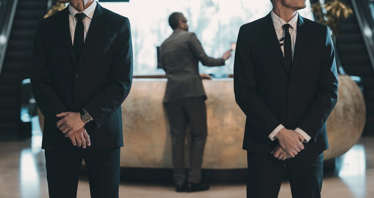 Qualified Algoz security agent on assignment